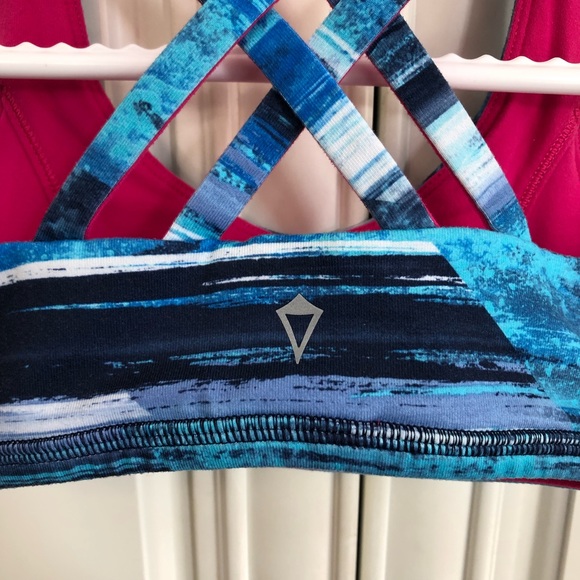 SIZE 6 - Reversible Ivivva by Lululemon girls bra - Picture 3 of 9